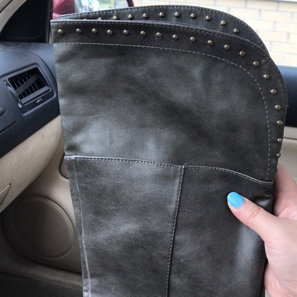 Boots - Picture 3 of 4